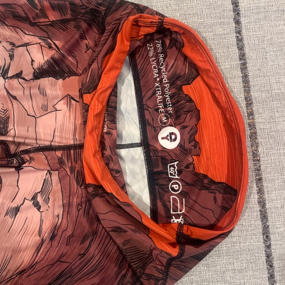 Yoga democracy full length leggings, size medium, red rocks pattern. - Picture 4 of 8